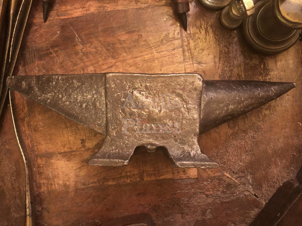 Old small Italian pig anvil 46 pound - Vecchia incudine italiana di piccole dimensioni da 21 kg