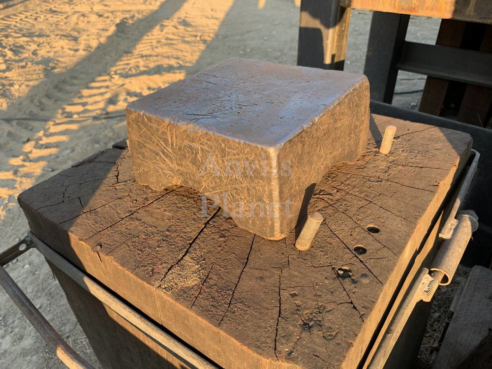 Old small square anvil 55 pound - piccolo tasso da 25 kg