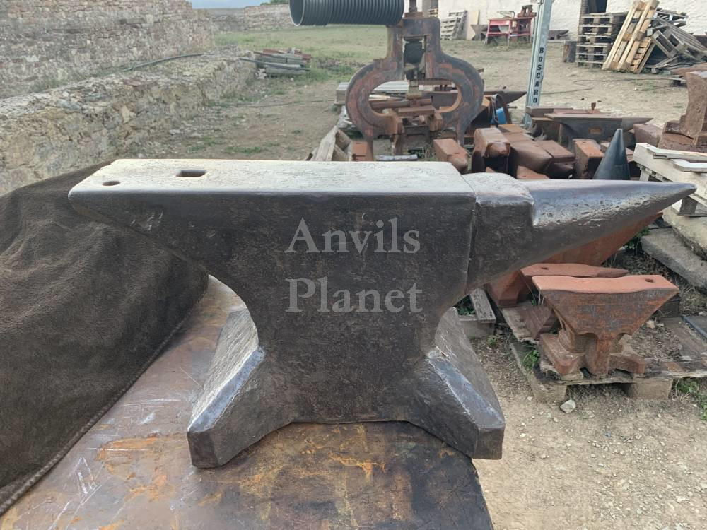 Old English forged anvil 359 lbs - Incudine inglese da 163 kg