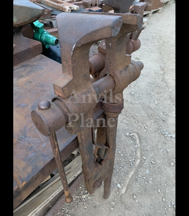 SOLD BRENNAN - Large French vise jaws 8,3 inch weight 139 lbs - Grossa morsa francese con ganasce da 21 cm peso 63 kg