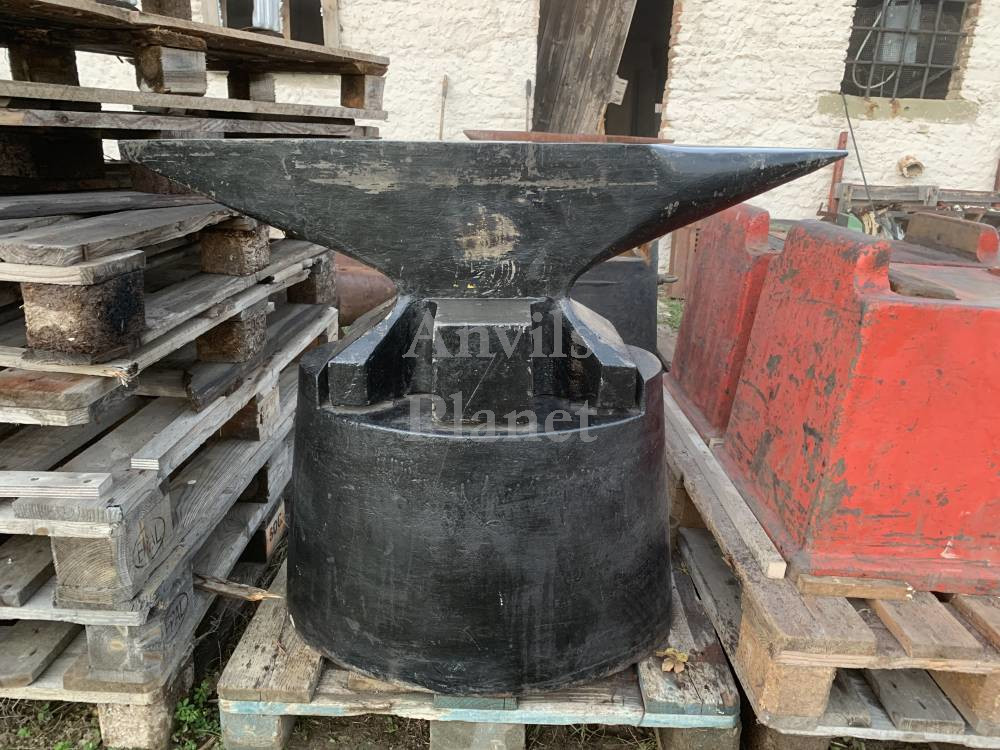 SPECIAL PRICE SOUTH GERMAN ANVIL 503 lbs WITH metal STAND - INCUDINE TEDESCA DEL SUD 228 kg CON BASE IN METALLO
