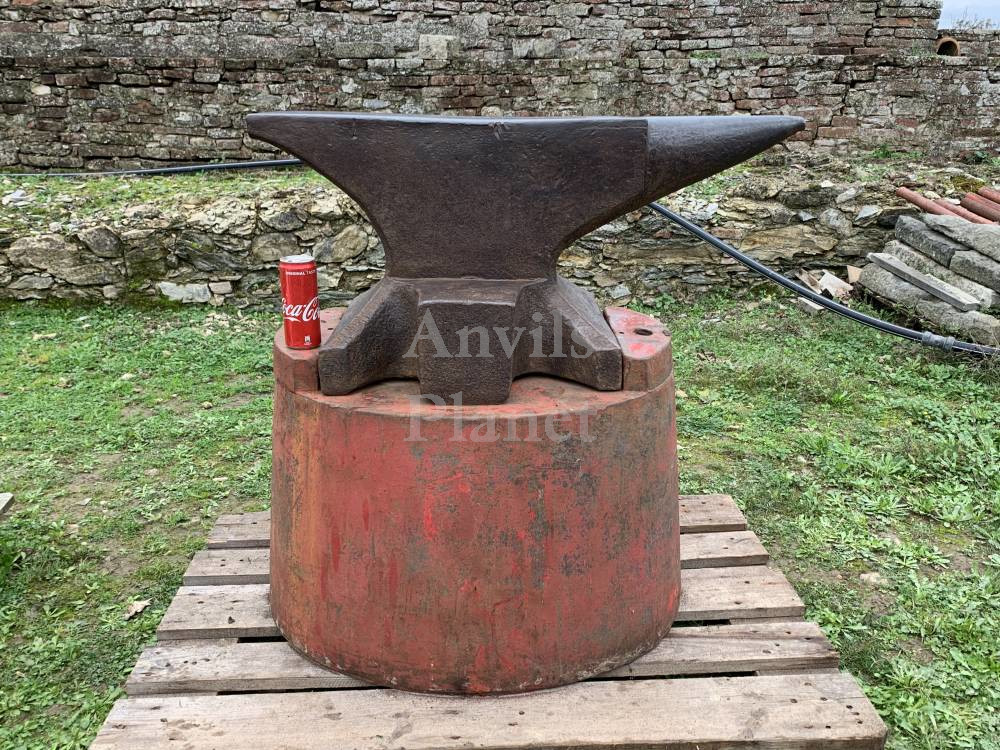 Extra large single horn forged anvil with upsetting block 727 lbs!!! + XL metal stand - Incudine tedesca gigante a un corno solo 330 kg!!! + piedistallo XL