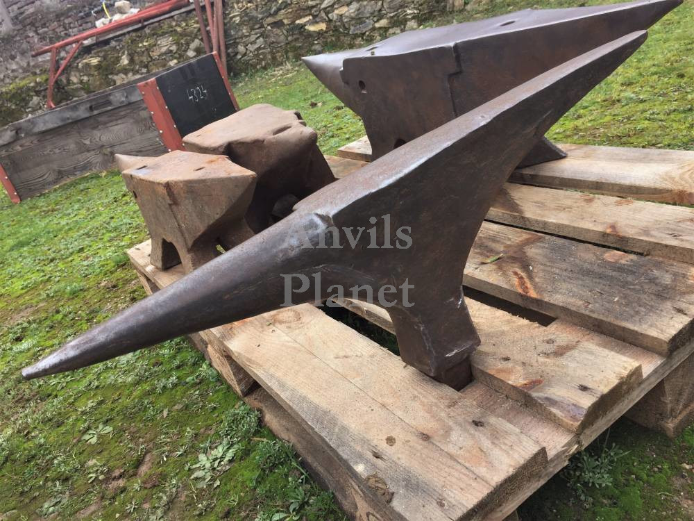 VENDUTA/SOLD EMANUELE - Antique blacksmith stake anvil to work copper