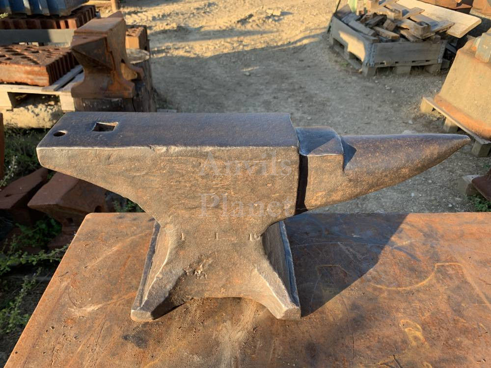 Old English navy's forged anvil 141 lbs - Antica incudine inglese navale forgiata 65 kg