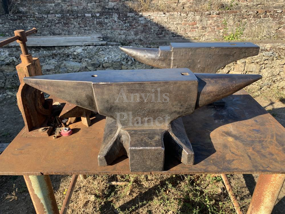 Excellent conditions extra large German anvil 558 lbs - Grossa incudine tedesca perfetta da 253 kg